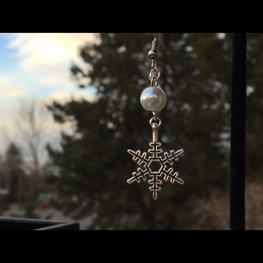 White Glass Pearl Snowflake Earrings - Picture 8 of 8